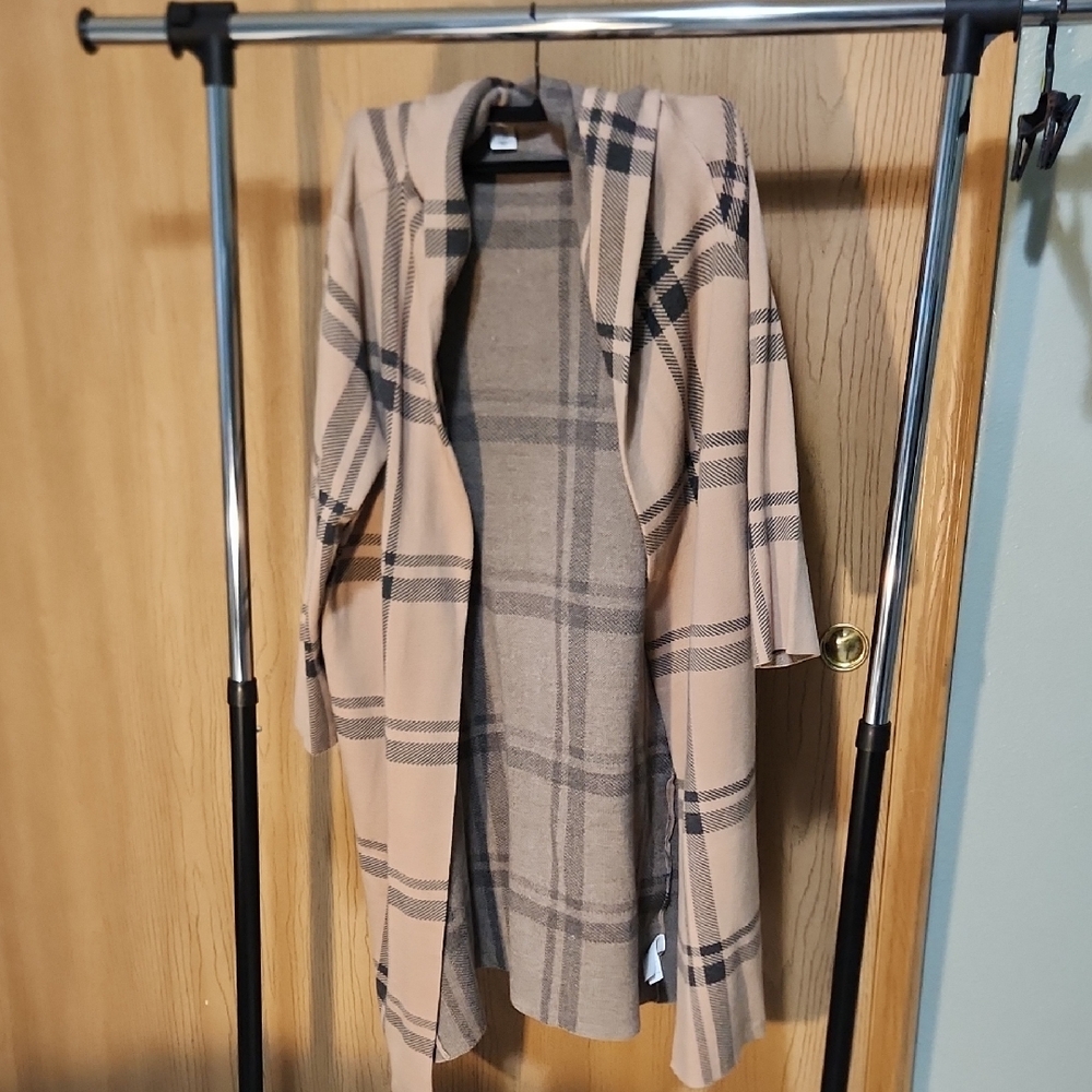 Max Studio Checkered Trench Coat in Beige and Black